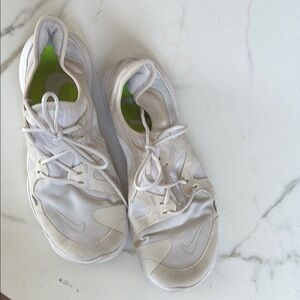 Nike Light Gray Athletic Shoes